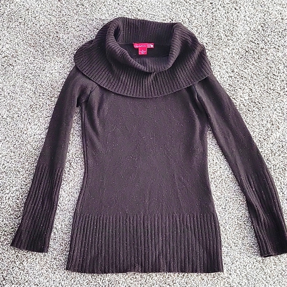 Saks Fifth Avenue 100% cashmere sweater